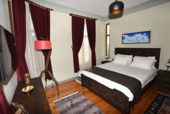 402 Pera Suite